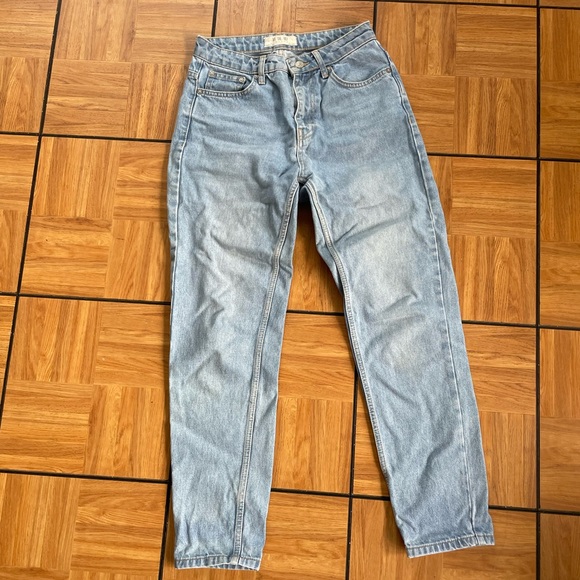 Free People high rise mom jeans - Picture 1 of 3